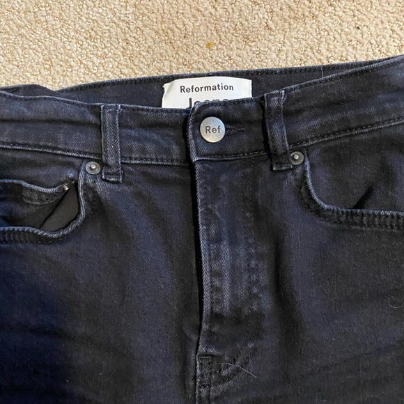 Reformation Serena faded and destroyed black skinny jeans 24 - Picture 2 of 6